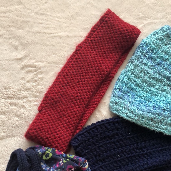 Assorted Knit Scarves - Picture 6 of 6